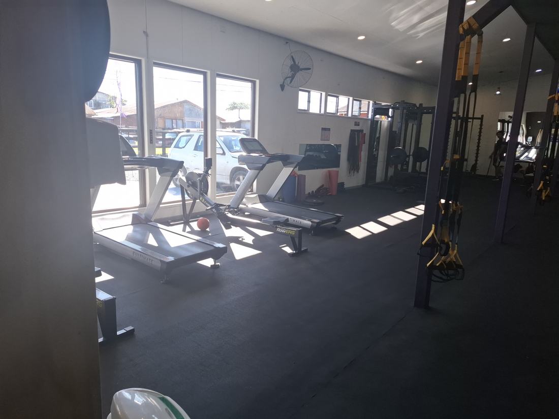 Gimnasio y Canchas de Pádel BLÚ Frutillar — Madrigal Constructora